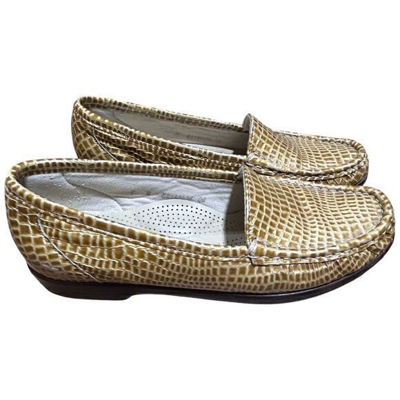 SAS Women's Soft Leather Lightweight Round Toe Slip On Simplify Loafers Gold 7N - Picture 1 of 10